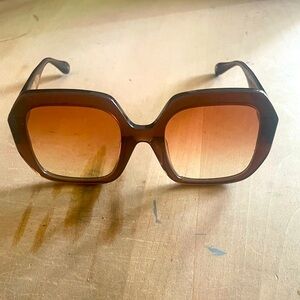 Apercu Eyewear Laurence Sunglasses in Chocolat